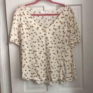 🌸flowery ruffle-sleeved blouse🌸